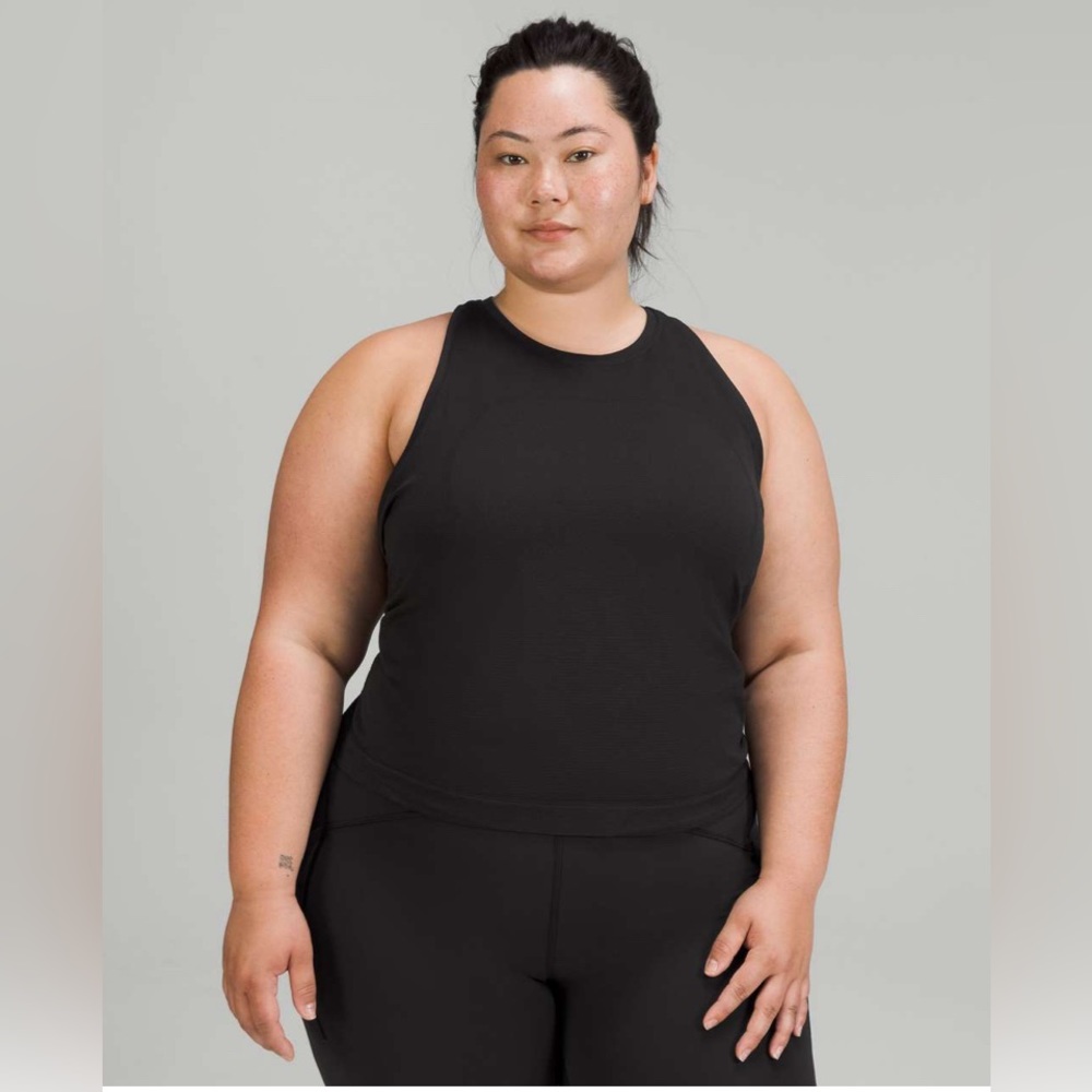 Swiftly Tech High-Neck Tank Top 2.0
Race Length size 6 black